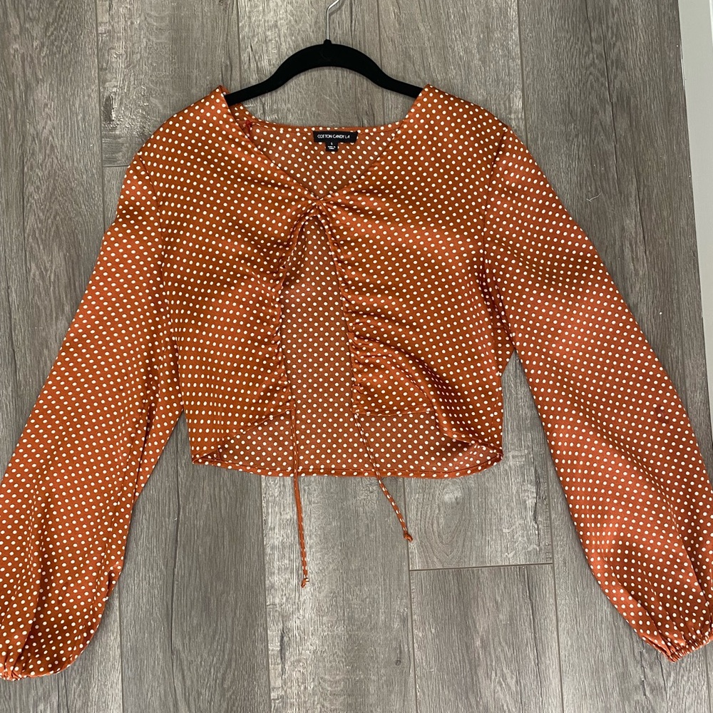 Size S satin front tie top